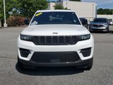 Used 2024 Jeep Grand Cherokee Altitude image 2