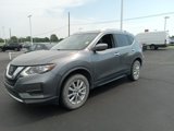 Used 2018 Nissan Rogue SV image 3
