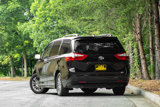 Used 2018 Toyota Sienna XLE image 3