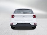 New 2025 Hyundai Venue SE image 4