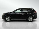 Used 2016 Nissan Rogue SV image 2