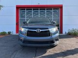 Used 2015 Toyota Highlander LE image 2