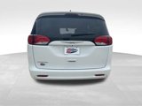 Used 2022 Chrysler Voyager LX image 4