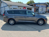 Used 2021 Chrysler Pacifica Touring image 2