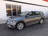 Used 2017 Volkswagen Golf Alltrack S image 2