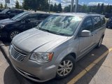Used 2015 Chrysler Town & Country Touring image 2