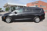 Used 2022 Chrysler Pacifica Touring-L image 2