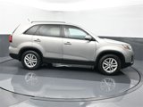 Used 2015 Kia Sorento LX image 6