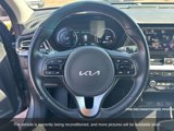 Used 2022 Kia Niro EX image 3