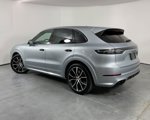 Used 2023 Porsche Cayenne Turbo image 3