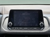 Used 2021 Nissan Rogue SV image 3