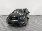 Used 2022 Chrysler Pacifica Touring-L image 4