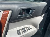 Used 2012 Toyota Highlander Limited image 3