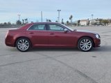 Used 2019 Chrysler 300 Touring w/ Chrome Appearance Package image 4