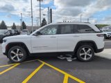 Used 2023 Jeep Grand Cherokee Limited w/ Luxury Tech Group II image 4
