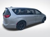 Used 2019 Chrysler Pacifica Touring Plus w/ S Appearance Package image 4