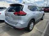 Used 2017 Nissan Rogue SV image 5