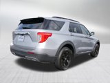 Used 2023 Ford Explorer XLT w/ Equipment Group 202A image 3