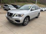 Used 2017 Nissan Pathfinder SV w/ Cargo Package image 5