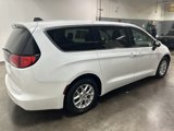 Used 2022 Chrysler Voyager LX image 3