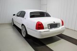 Used 2009 Lincoln Town Car Signature Limited image 4