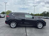 Used 2018 Nissan Rogue SV image 4