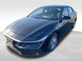 Certified 2024 Hyundai Elantra SE image 3