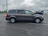 Used 2015 Chrysler Town & Country Touring-L w/ Driver Convenience Group image 5