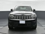 Used 2017 Jeep Grand Cherokee Altitude image 2