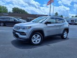 Used 2022 Jeep Compass Latitude image 2