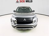 Used 2022 Mitsubishi Outlander SE image 2