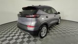 Used 2022 Chevrolet Bolt EUV LT w/ Comfort Package image 4