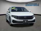 Used 2024 Volkswagen Jetta SE w/ Panoramic Sunroof Package image 2