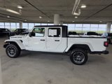 Used 2022 Jeep Gladiator Overland w/ Cold Weather Group image 5