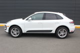 Certified 2025 Porsche Macan image 2