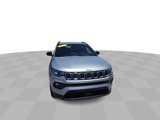 Used 2023 Jeep Compass Latitude image 3