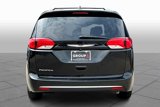 Used 2018 Chrysler Pacifica Touring-L image 4