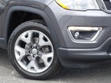 Used 2018 Jeep Compass Limited image 3