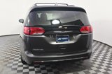 Used 2017 Chrysler Pacifica Touring-L Plus w/ Advanced Safetytec Group image 4