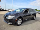 Used 2022 Chrysler Voyager LX image 3