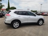 Used 2016 Nissan Rogue SV image 2