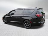 Certified 2024 Chrysler Pacifica Limited w/ S Appearance Package image 5