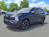 Used 2022 Mitsubishi Outlander SE image 3