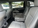 Used 2016 Toyota Highlander Limited image 3