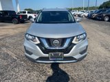 Used 2019 Nissan Rogue SV image 2