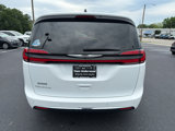 Used 2023 Chrysler Pacifica Touring-L image 5