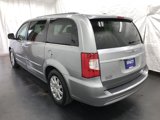 Used 2016 Chrysler Town & Country Touring w/ Driver Convenience Group image 5