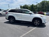 Used 2019 Toyota Highlander LE image 5