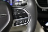 Used 2023 Chrysler Pacifica Touring-L image 6