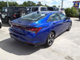 Used 2023 Hyundai Elantra SEL w/ Convenience Package image 3